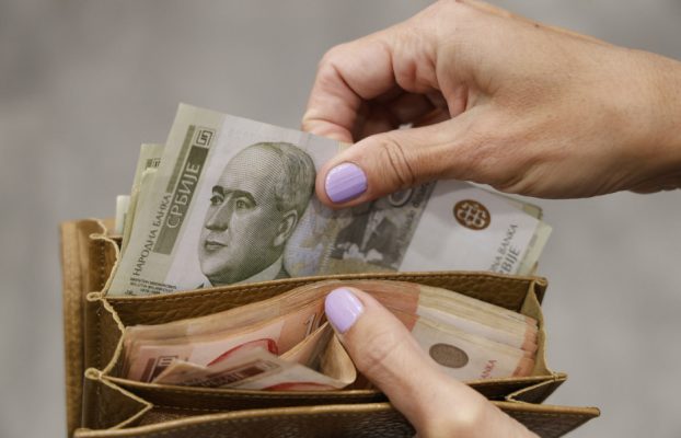 PREGOVORI O MINIMALCU BEZ DOGOVORA: SINDIKATI TRAŽE POVEĆANJE SA 550 NA 650 EVRA